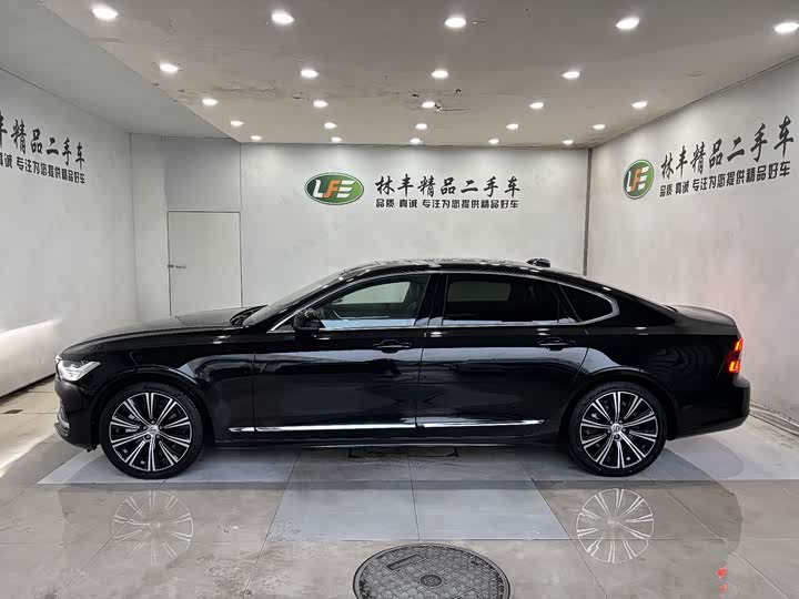 Фото 4 - Volvo S90