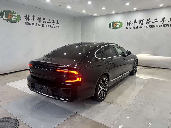 Фото 5 - Volvo S90