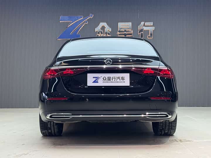 Фото 3 - Mercedes-Benz E-Class