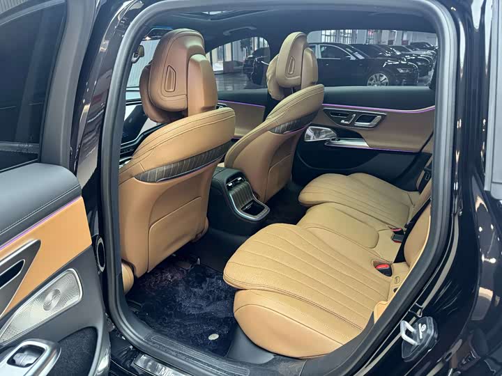 Фото 8 - Mercedes-Benz E-Class