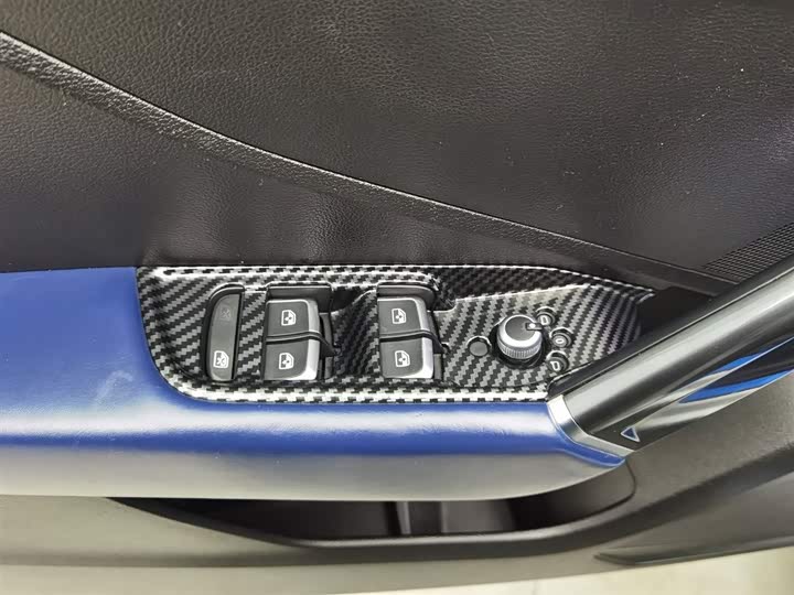 Фото 9 - Audi Q2L e-tron