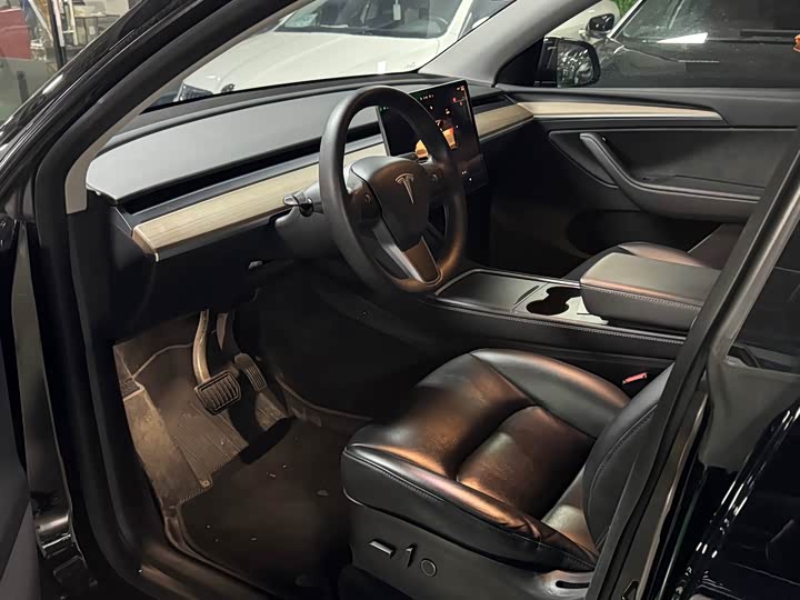 Фото 8 - Tesla Model Y