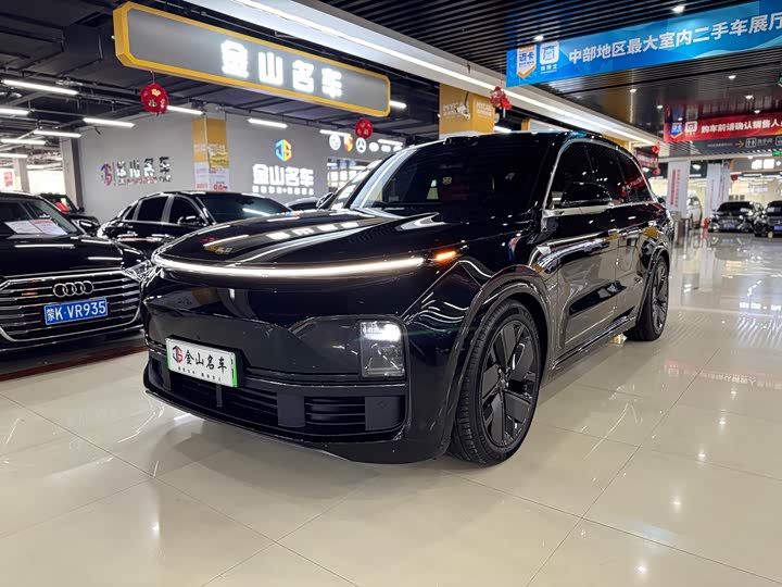 Фото 1 - LiXiang L8