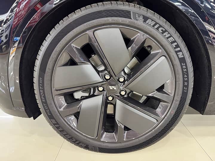 Фото 4 - LiXiang L8