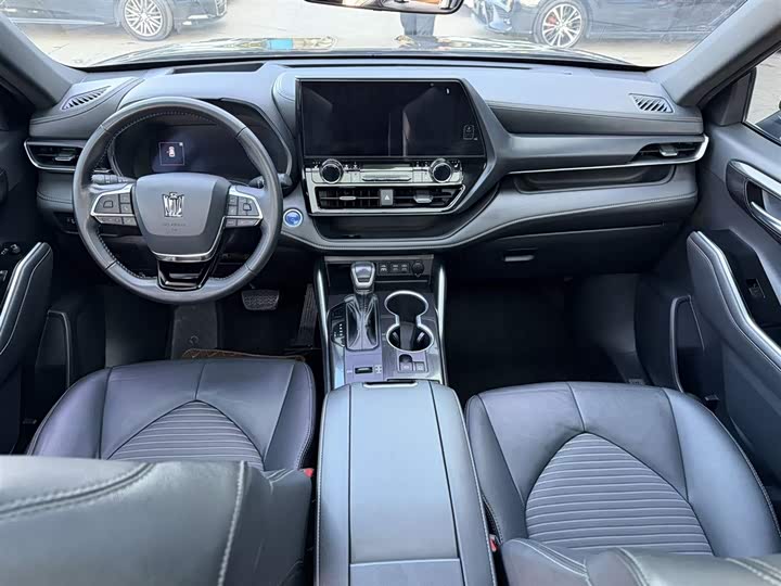 Фото 4 - Toyota Crown Kluger