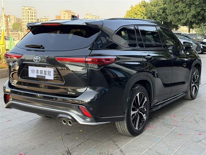 Фото 7 - Toyota Crown Kluger