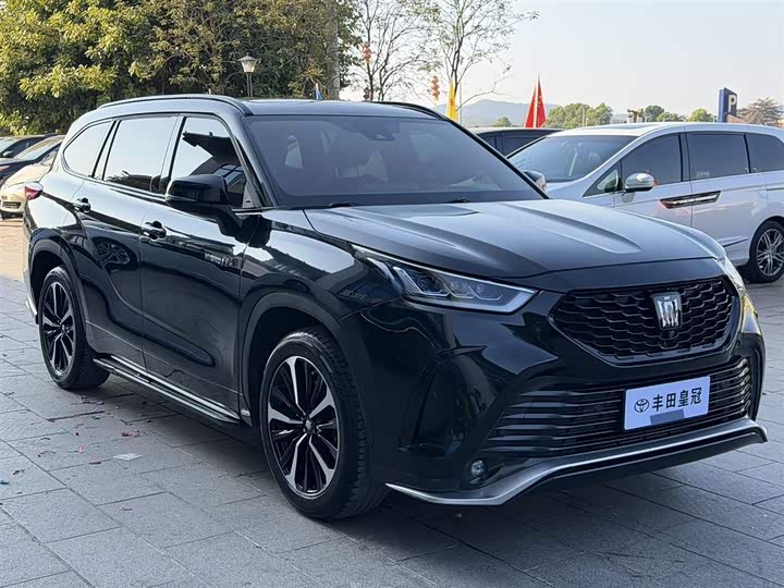 Фото 9 - Toyota Crown Kluger