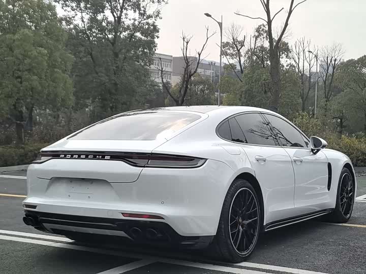 Фото 4 - Porsche Panamera