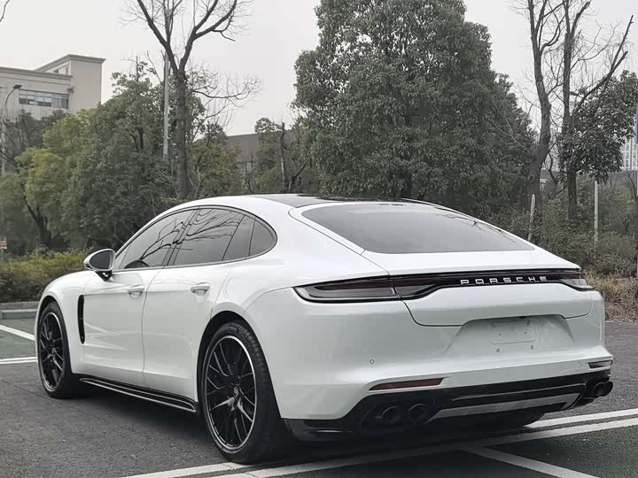 Фото 5 - Porsche Panamera