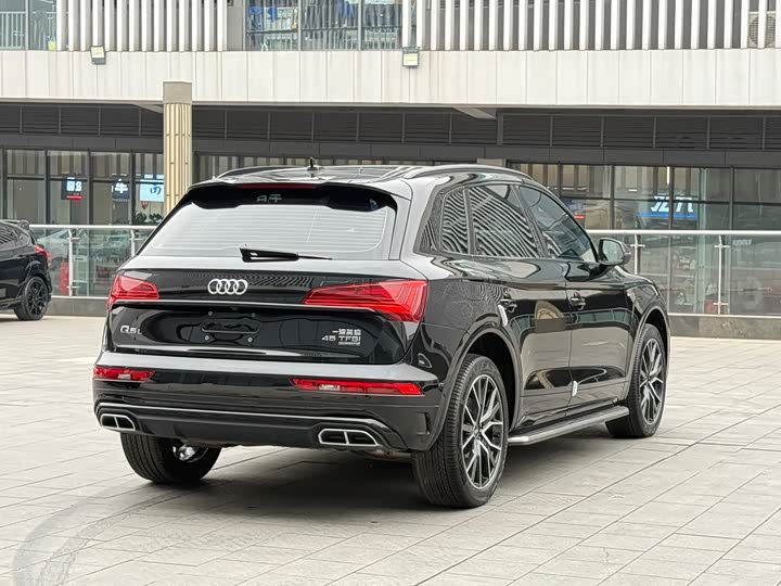 Фото 7 - Audi Q5L
