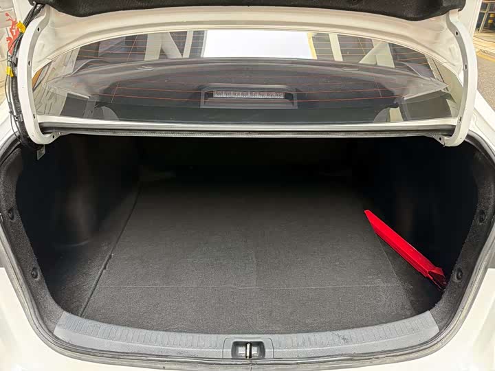 Фото 7 - Toyota Corolla