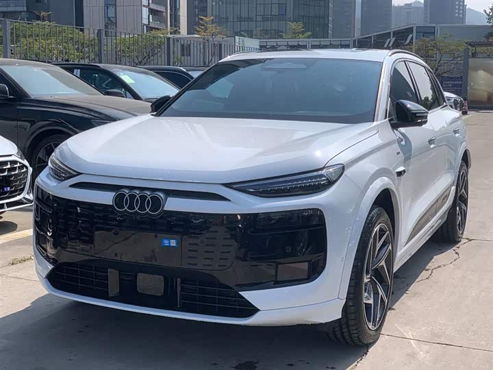 Фото 1 - Audi Q6L e-tron