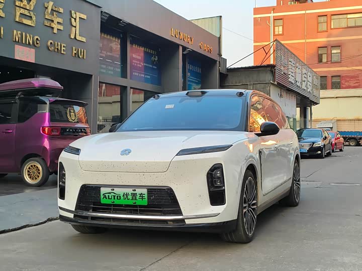 Фото 1 - Nio ES8
