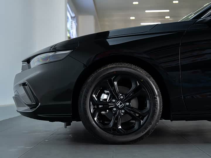 Фото 8 - Honda Accord