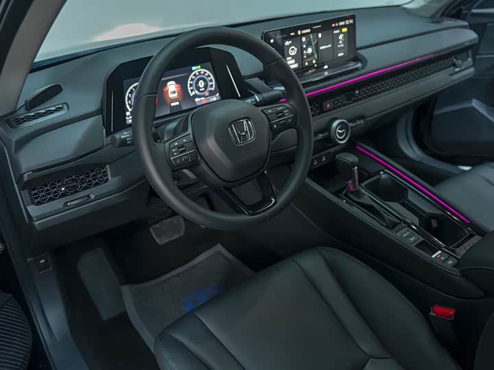 Фото 9 - Honda Accord
