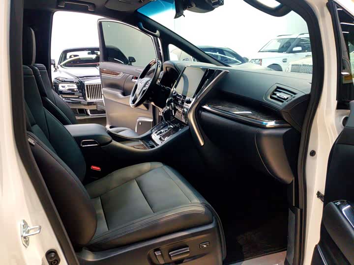 Фото 7 - Toyota Vellfire