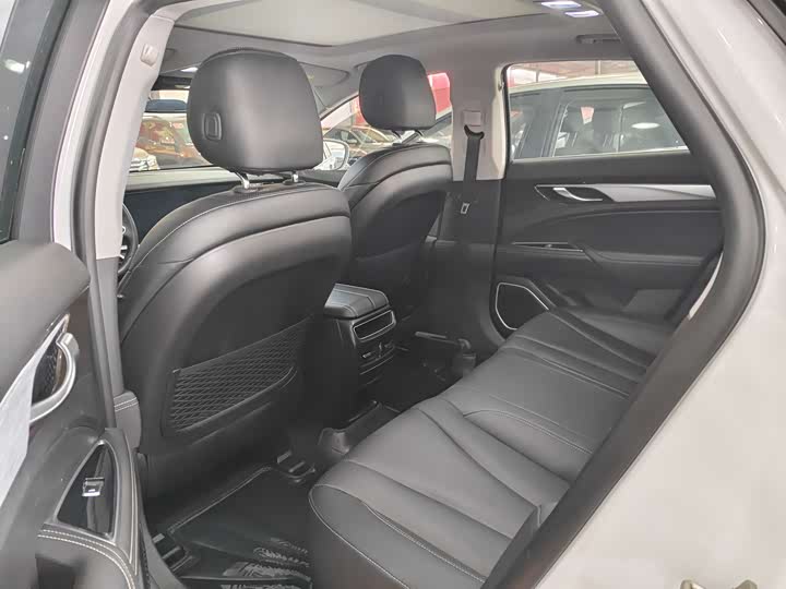 Фото 6 - Geely Emgrand GT