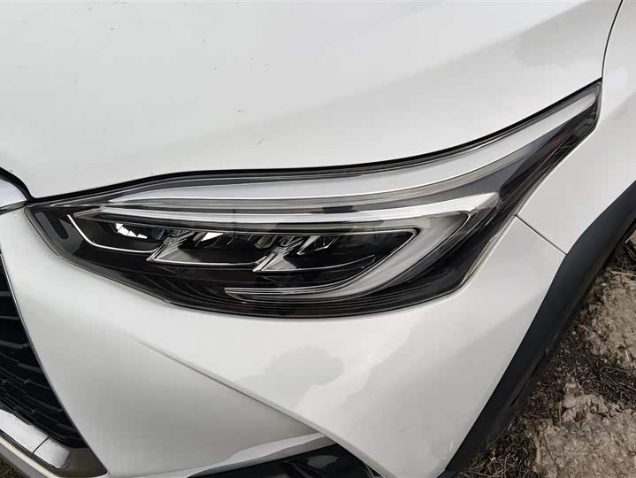 Фото 5 - Toyota Yaris L Hatchback