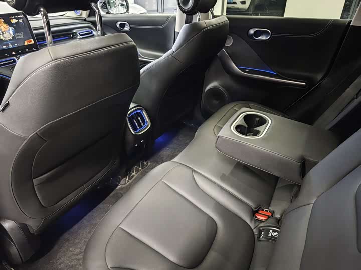 Фото 7 - Smart #1