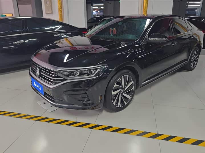 Фото 1 - Volkswagen Passat