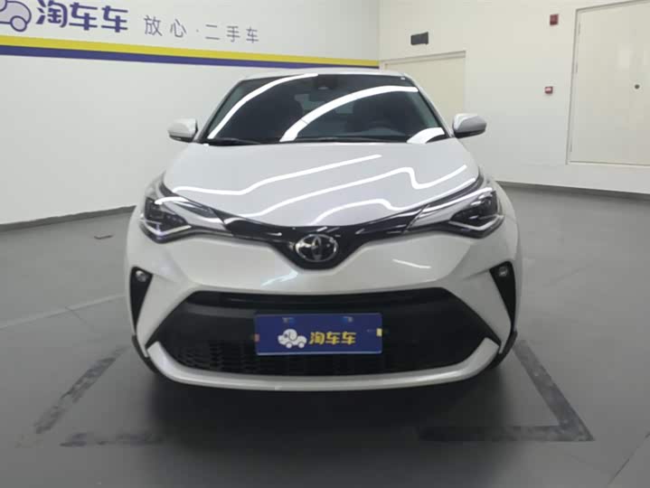Фото 2 - Toyota C-HR