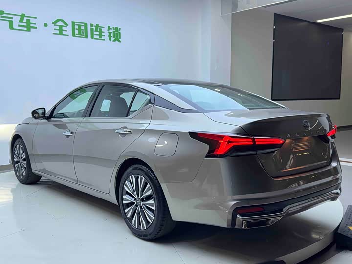 Фото 4 - Nissan Teana