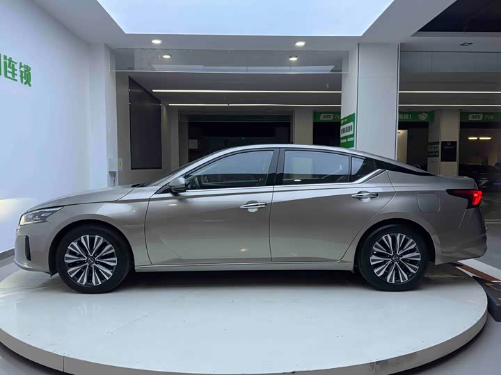 Фото 7 - Nissan Teana