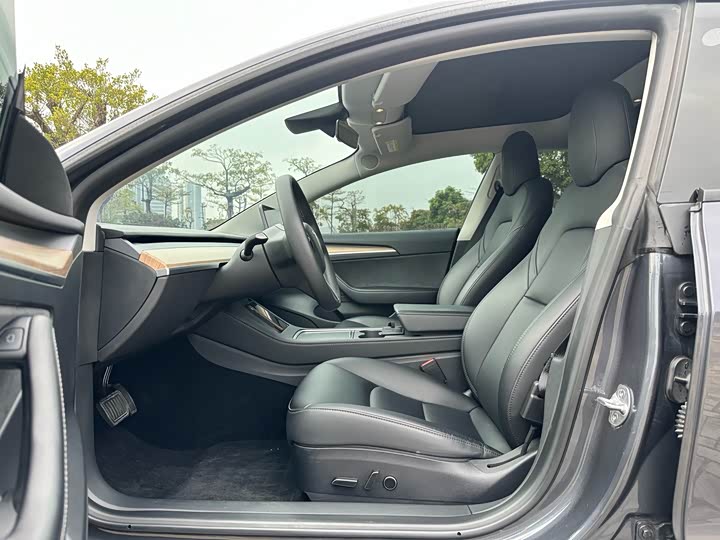 Фото 5 - Tesla Model 3