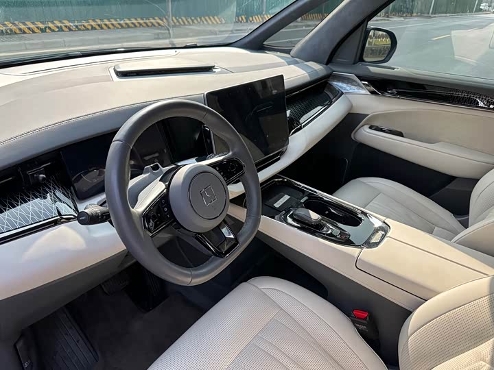 Фото 4 - Zeekr 009