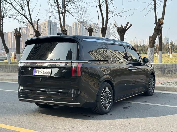 Фото 9 - Zeekr 009