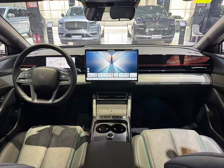 Фото 8 - BYD Qin L