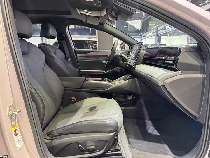 Фото 9 - BYD Qin L