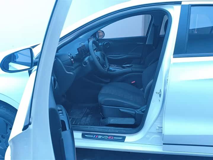 Фото 9 - BYD E2