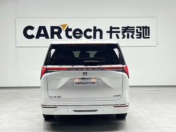 Фото 6 - Buick GL8 ES