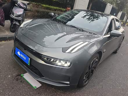 Фото 1 - Zeekr 001