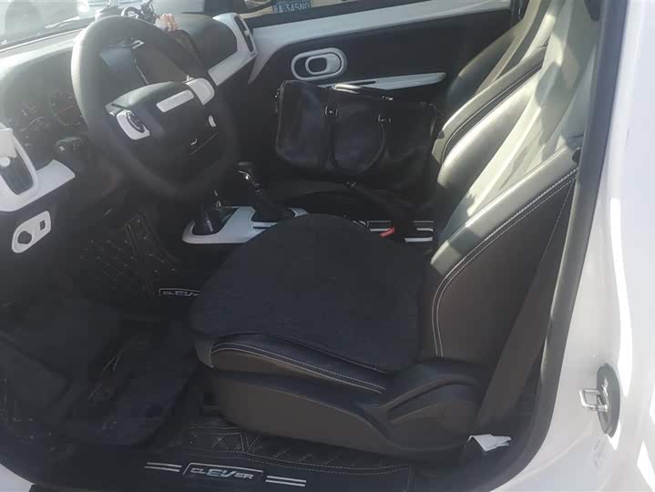 Фото 9 - Roewe Clever