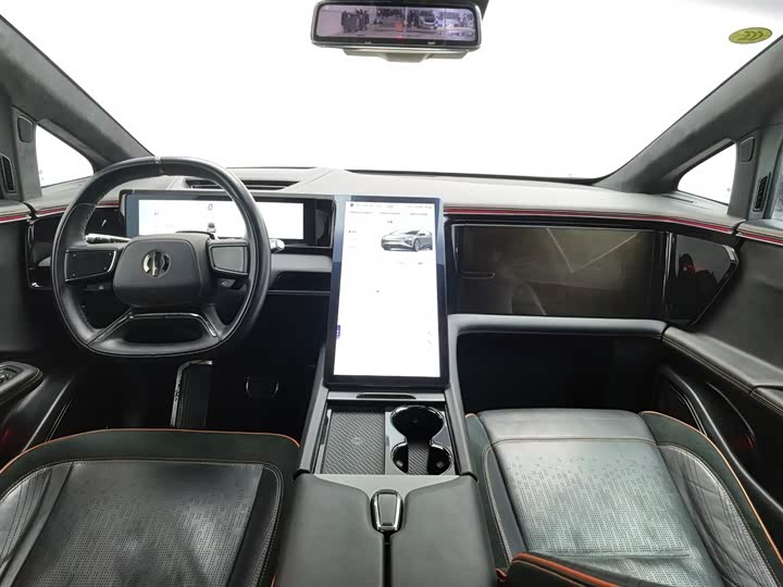 Фото 5 - HiPhi X