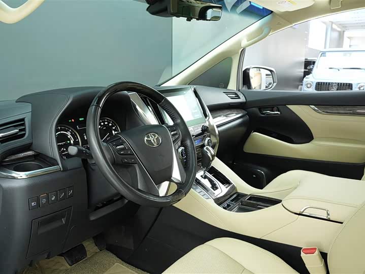 Photo 7 - Toyota Alphard