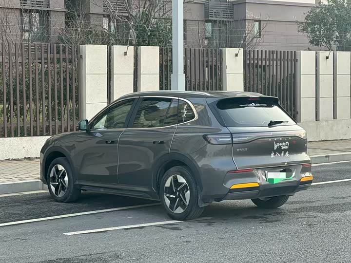 Фото 9 - Geely Galaxy E5