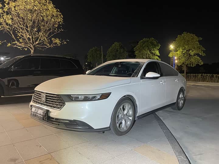 Фото 1 - Honda Accord