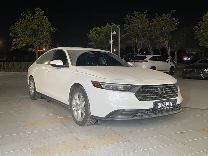 Фото 3 - Honda Accord