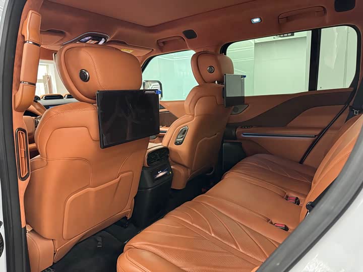 Фото 7 - BYD Yangwang U8