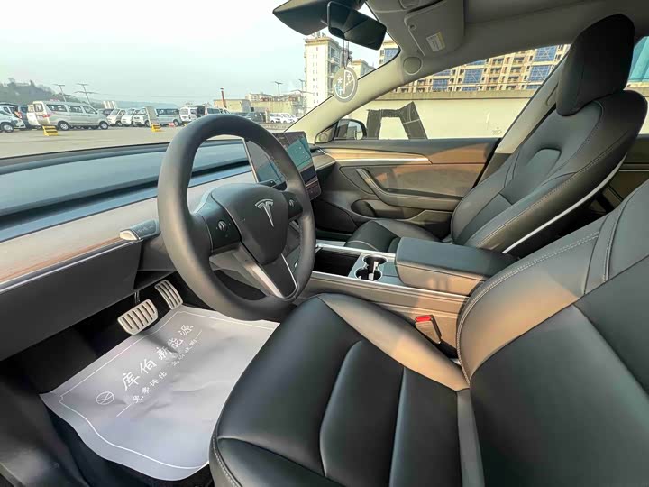 Фото 6 - Tesla Model 3