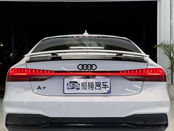 Фото 9 - Audi A7