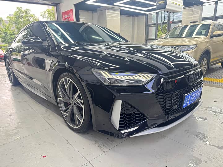 Фото 3 - Audi A7L