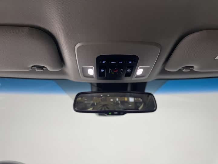 Фото 7 - Toyota Camry