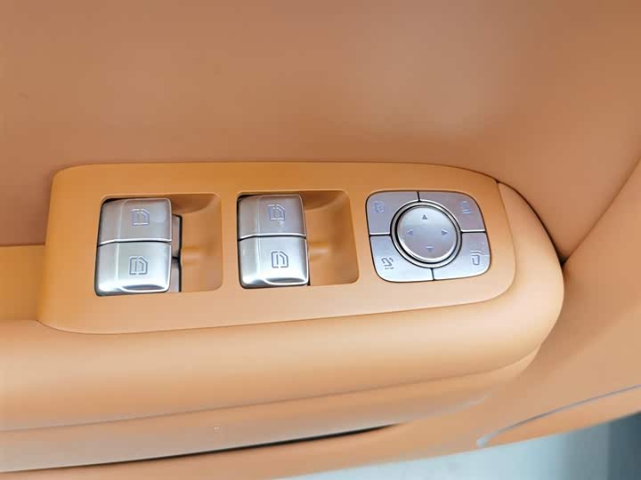 Фото 9 - LiXiang L7