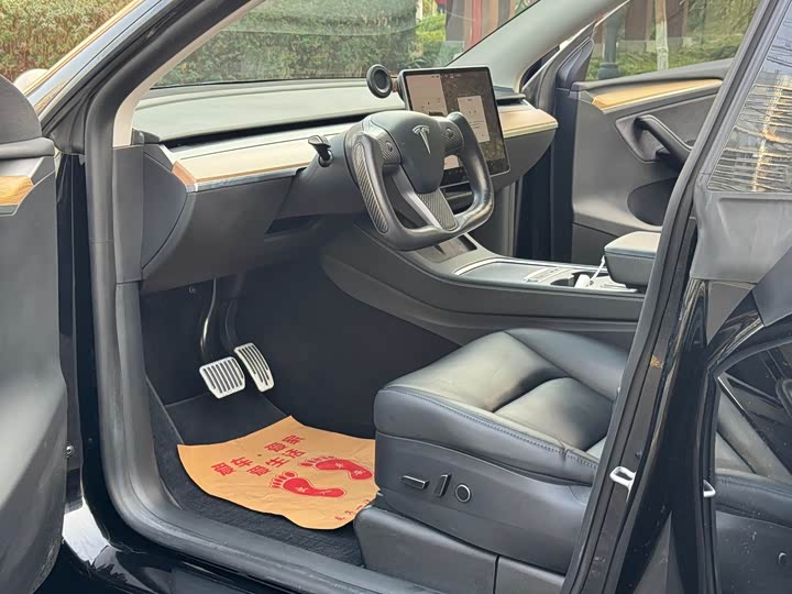 Фото 4 - Tesla Model Y