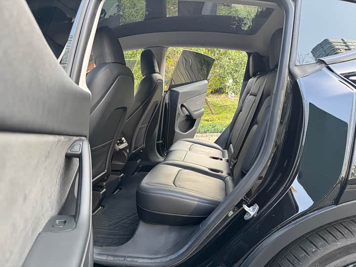 Фото 8 - Tesla Model Y