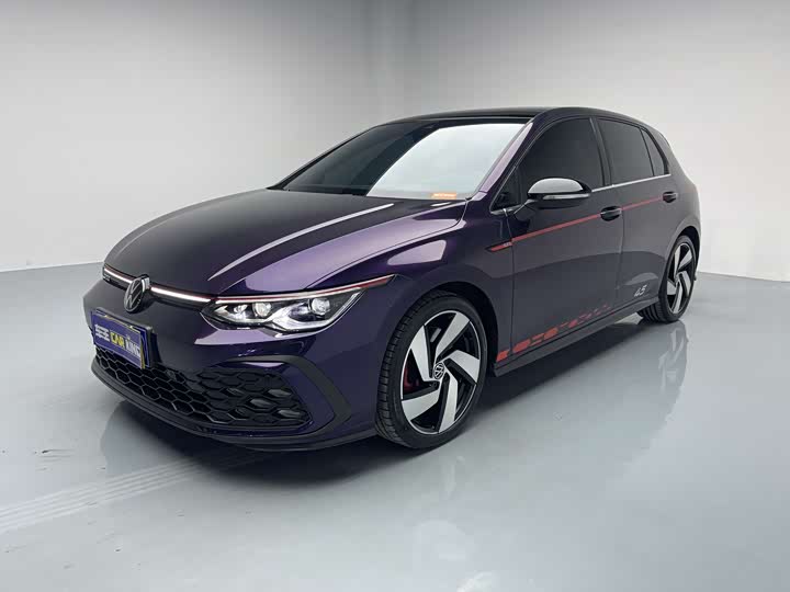 Фото 1 - Volkswagen Golf GTI